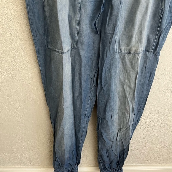 Zenana Woman Blue Chambray Sleeveless Jogger Jumpsuit, Size Small - Picture 5 of 7